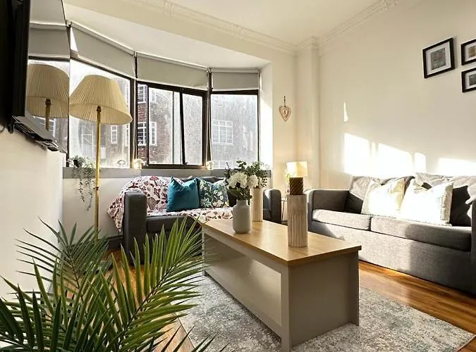 Stylish 1-Bedroom And Living Room Apartment In Central London