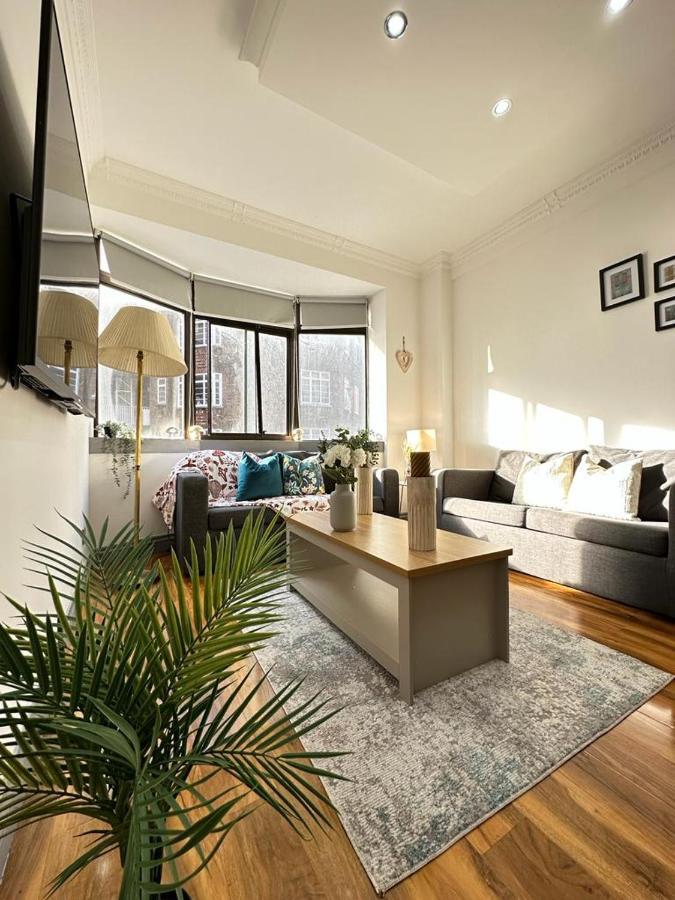 Stylish 1-bedroom And Living In